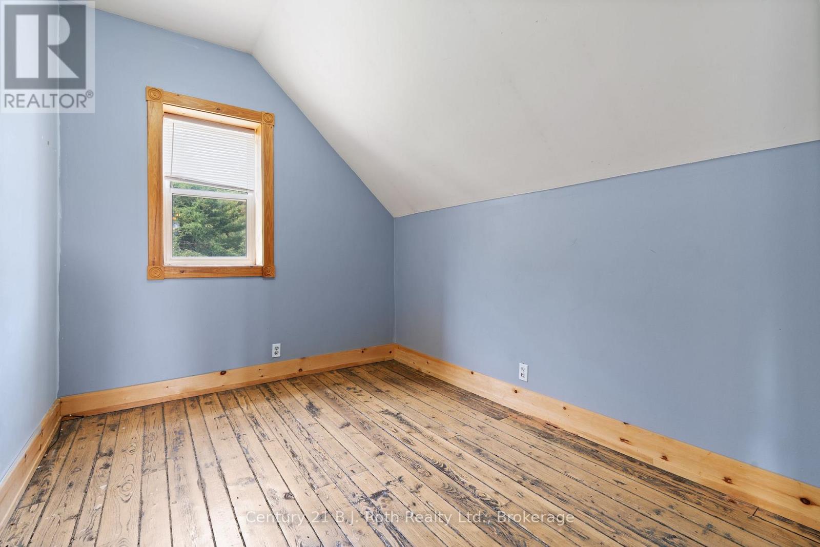 Photo 27 of 2377 Fraserburg Road, Bracebridge ON