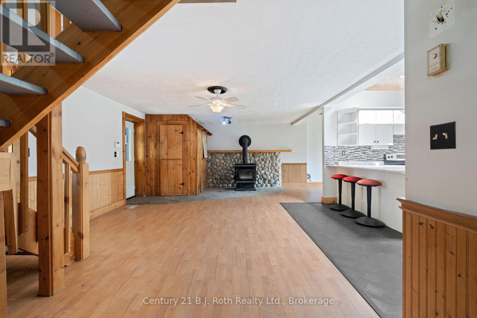 Photo 8 of 2377 Fraserburg Road, Bracebridge ON