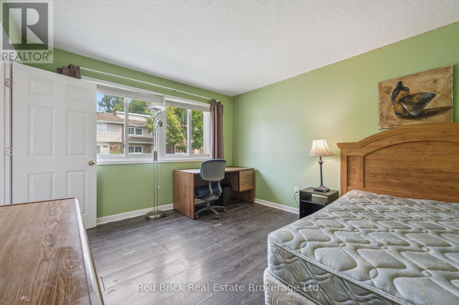 Photo 16 of 16 121 University Avenue E, Waterloo ON