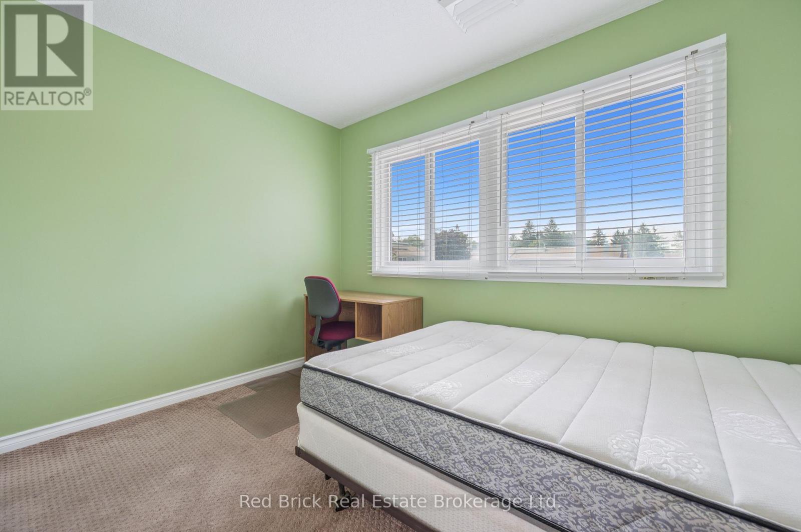 Photo 18 of 16 121 University Avenue E, Waterloo ON