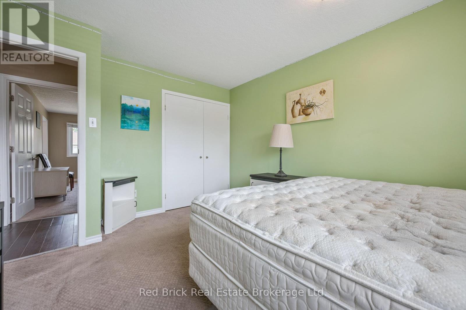Photo 21 of 16 121 University Avenue E, Waterloo ON
