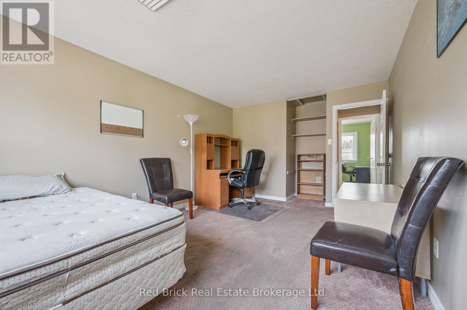Photo 24 of 16 121 University Avenue E, Waterloo ON