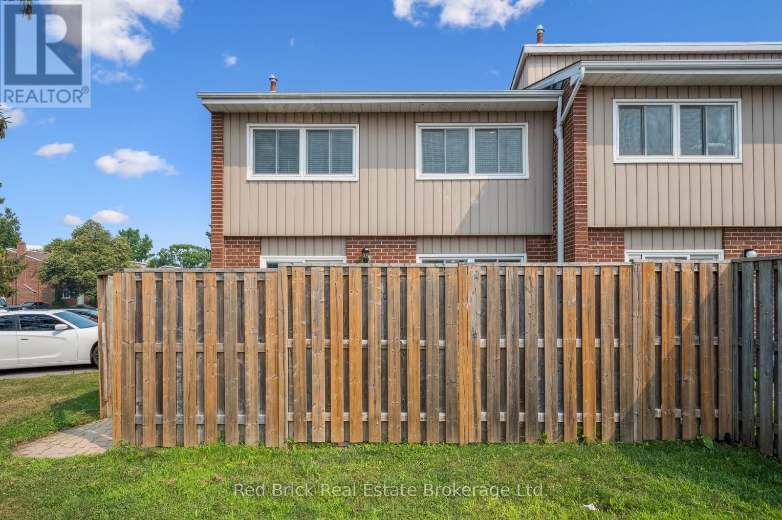 Photo 35 of 16 121 University Avenue E, Waterloo ON
