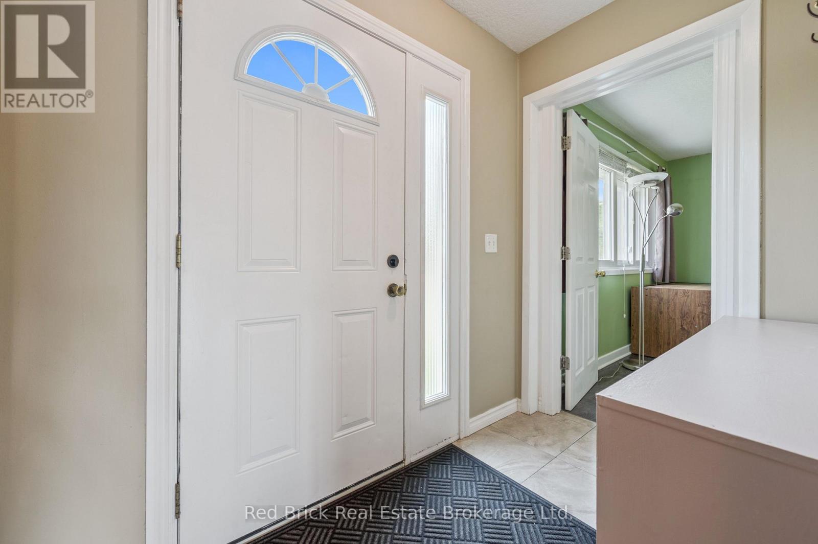 Photo 6 of 16 121 University Avenue E, Waterloo ON