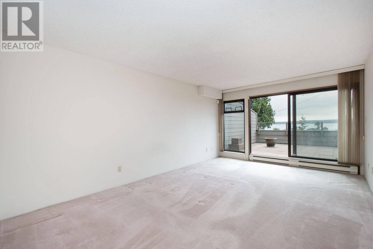 Photo 4 of 202 225 24th Street, West Vancouver BC