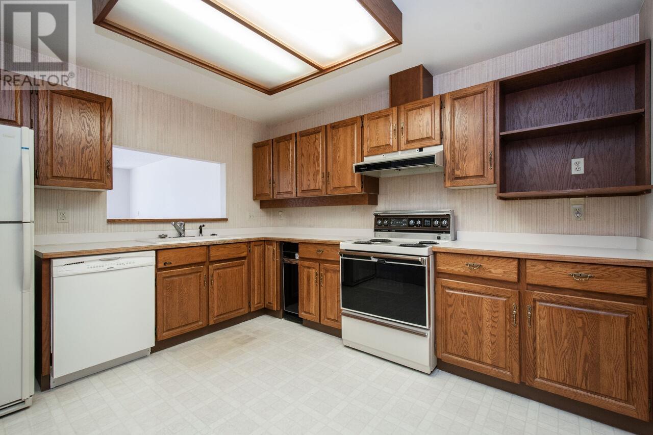 Photo 12 of 202 225 24th Street, West Vancouver BC