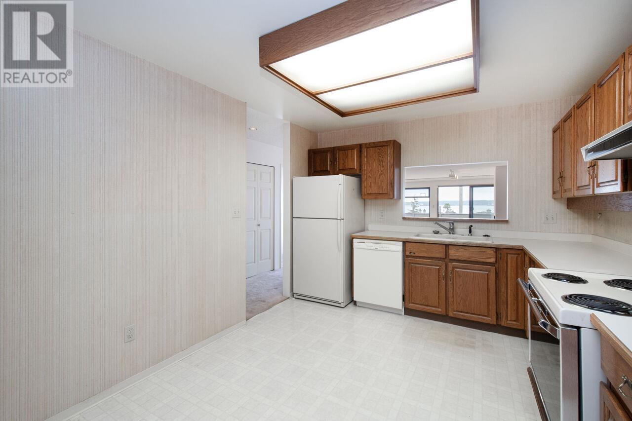 Photo 5 of 202 225 24th Street, West Vancouver BC