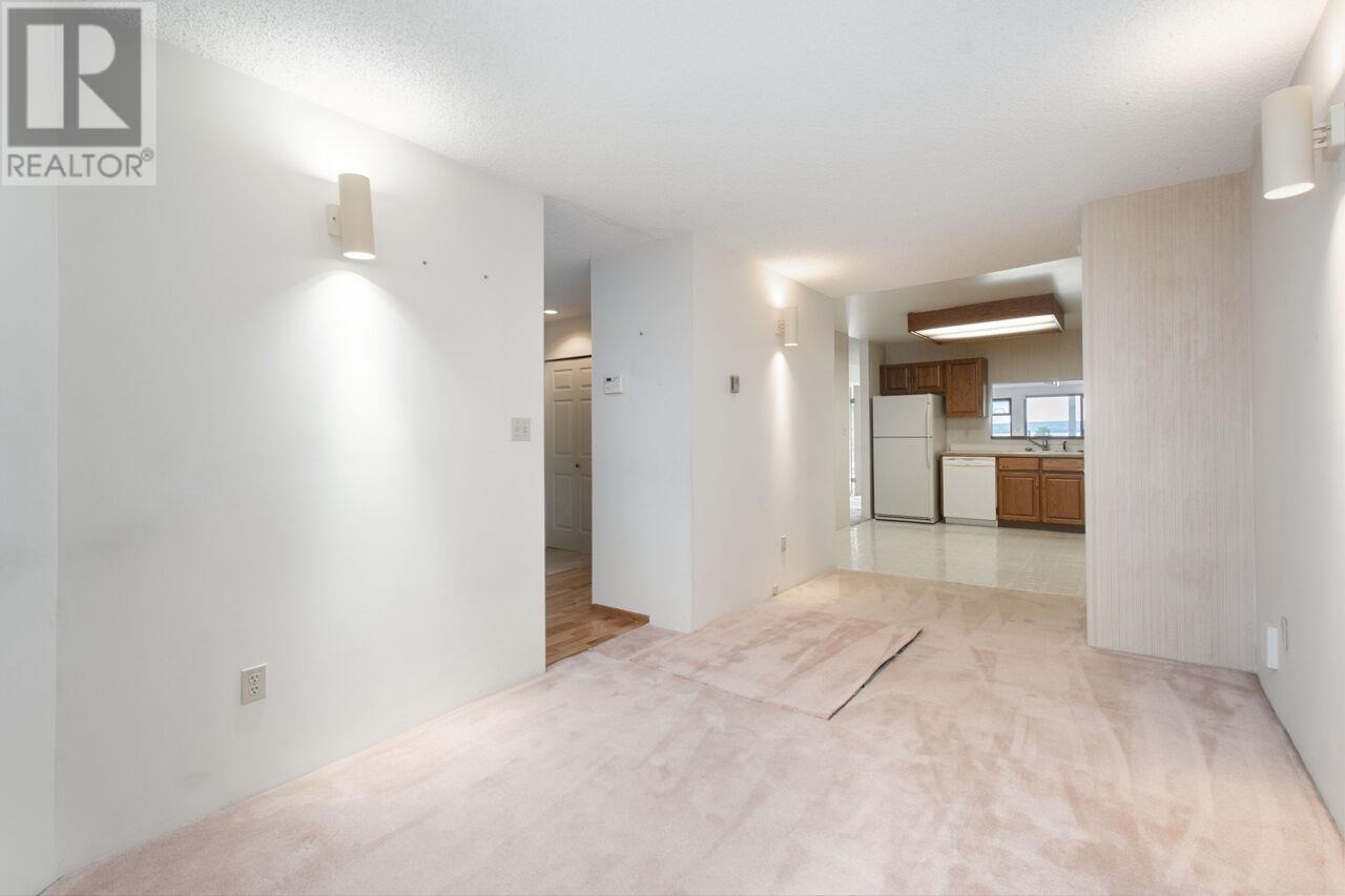 Photo 29 of 202 225 24th Street, West Vancouver BC