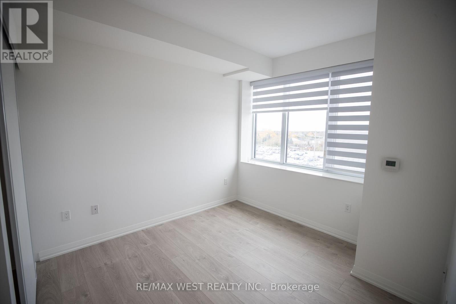 Photo 11 of 220 99 Eagle Rock Way, Vaughan ON