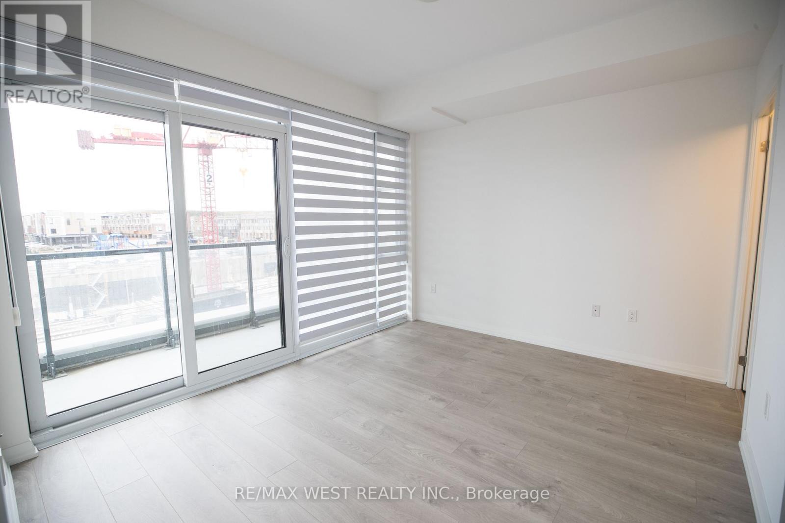 Photo 8 of 220 99 Eagle Rock Way, Vaughan ON