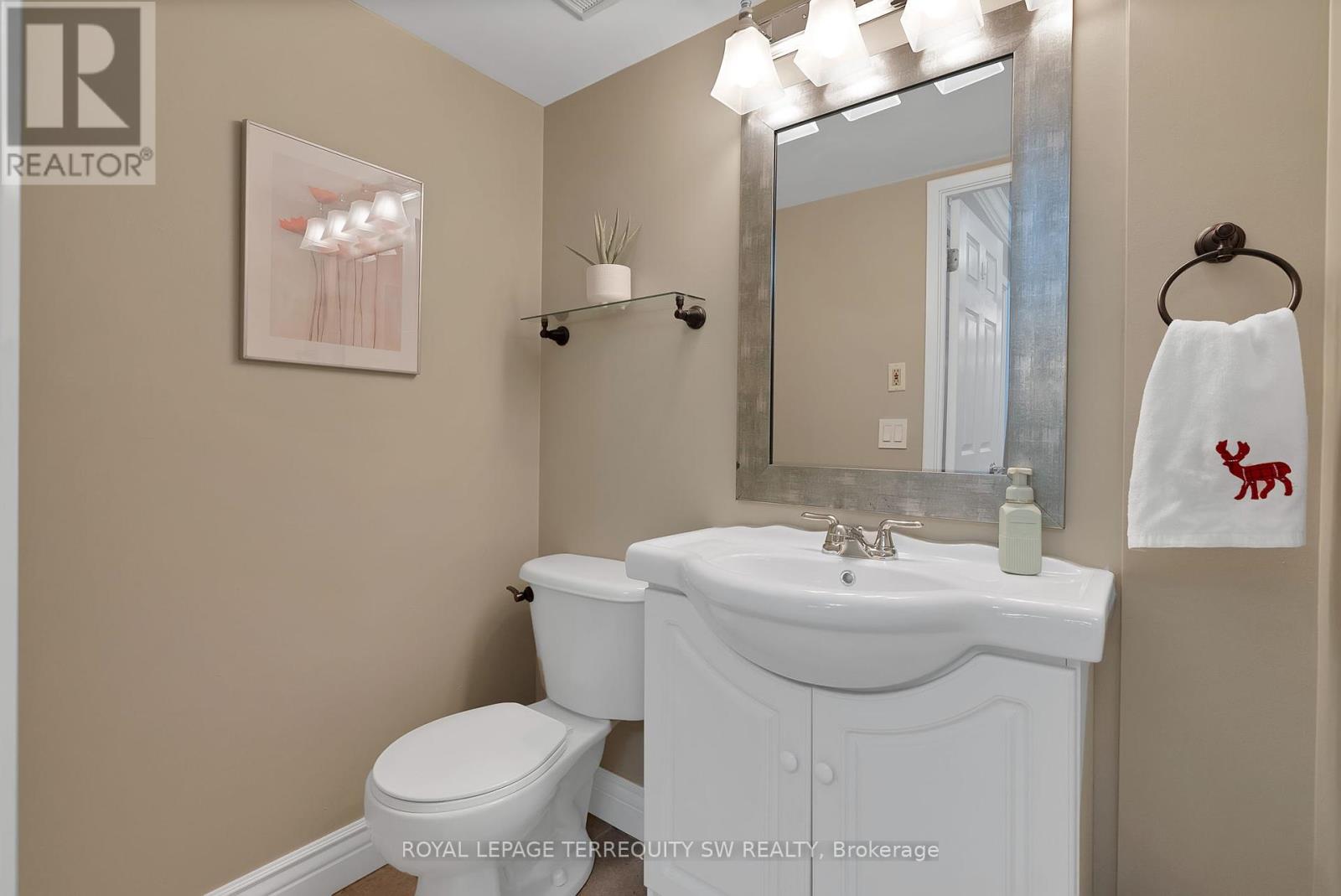 Photo 21 of 113 309 Major Mackenzie Drive E, Richmond Hill ON