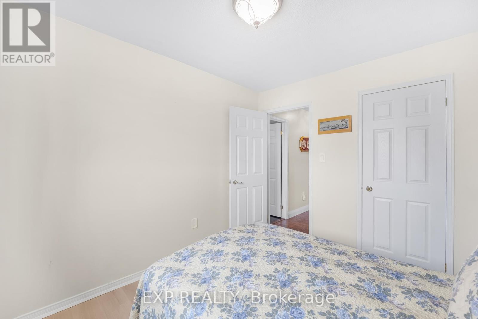 Photo 31 of 69 Clearmeadow Boulevard, Newmarket ON
