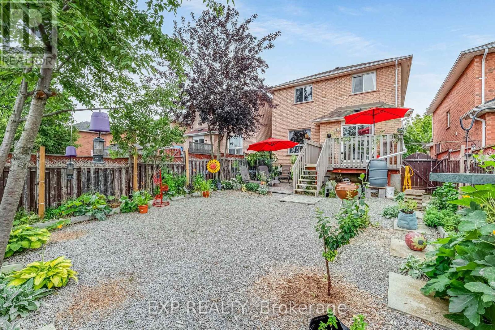 Photo 14 of 69 Clearmeadow Boulevard, Newmarket ON