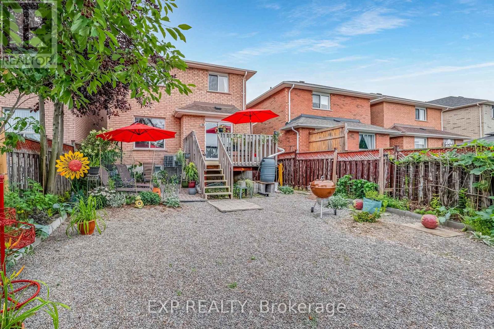 Photo 22 of 69 Clearmeadow Boulevard, Newmarket ON