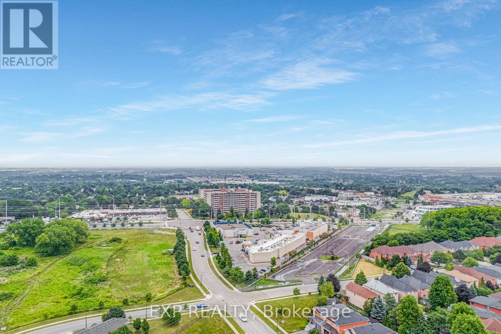 Photo 29 of 69 Clearmeadow Boulevard, Newmarket ON