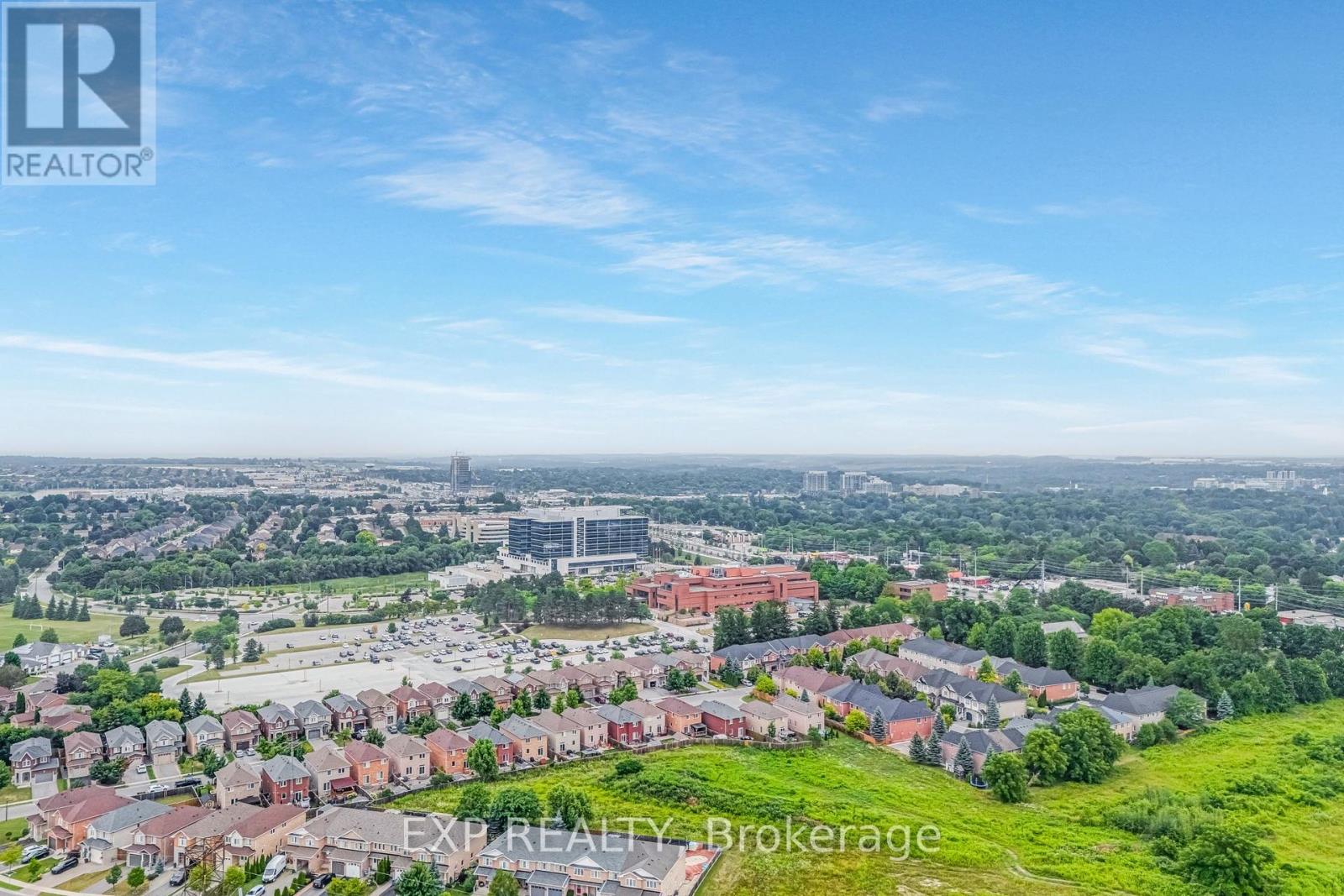 Photo 36 of 69 Clearmeadow Boulevard, Newmarket ON