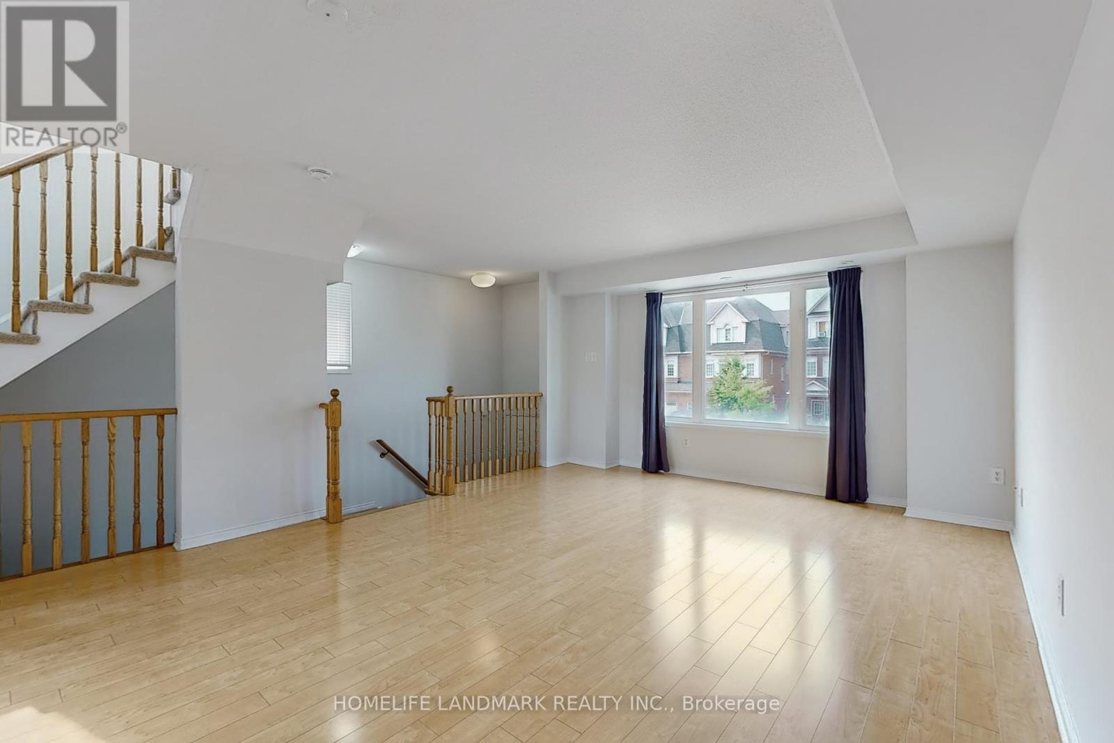 Photo 24 of 31 4965 Southampton Drive, Mississauga ON