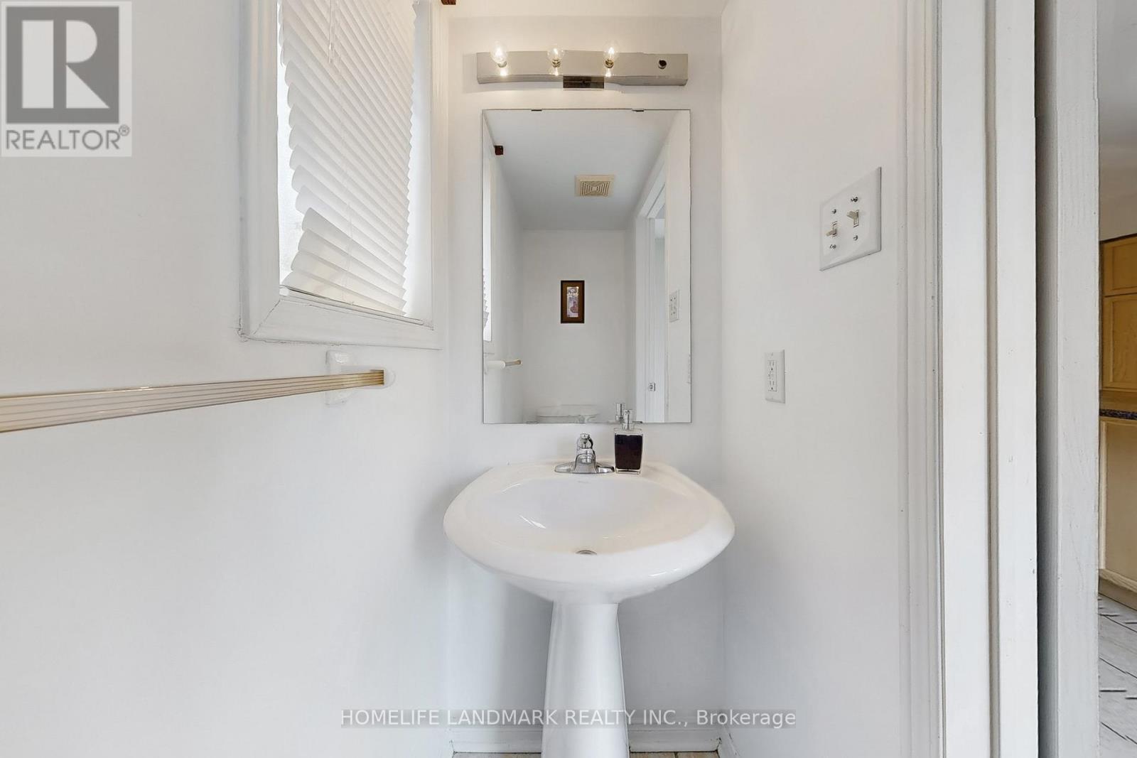 Photo 34 of 31 4965 Southampton Drive, Mississauga ON