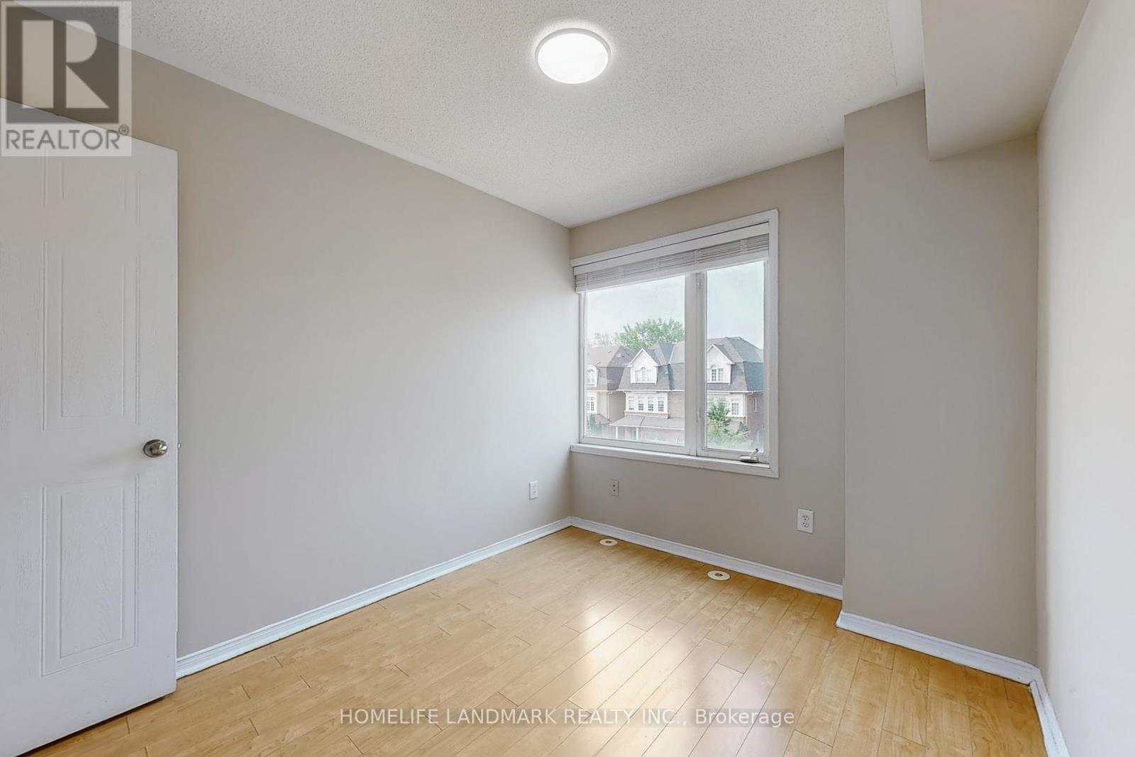 Photo 25 of 31 4965 Southampton Drive, Mississauga ON