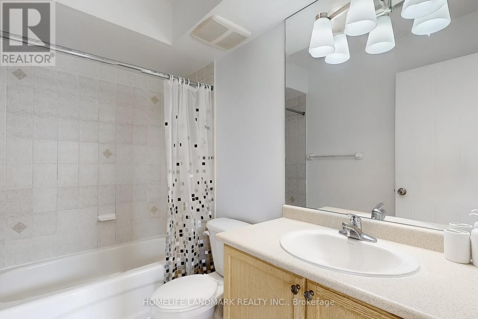 Photo 26 of 31 4965 Southampton Drive, Mississauga ON