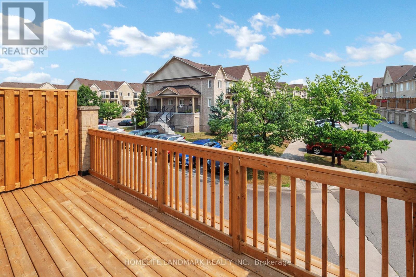 Photo 7 of 31 4965 Southampton Drive, Mississauga ON
