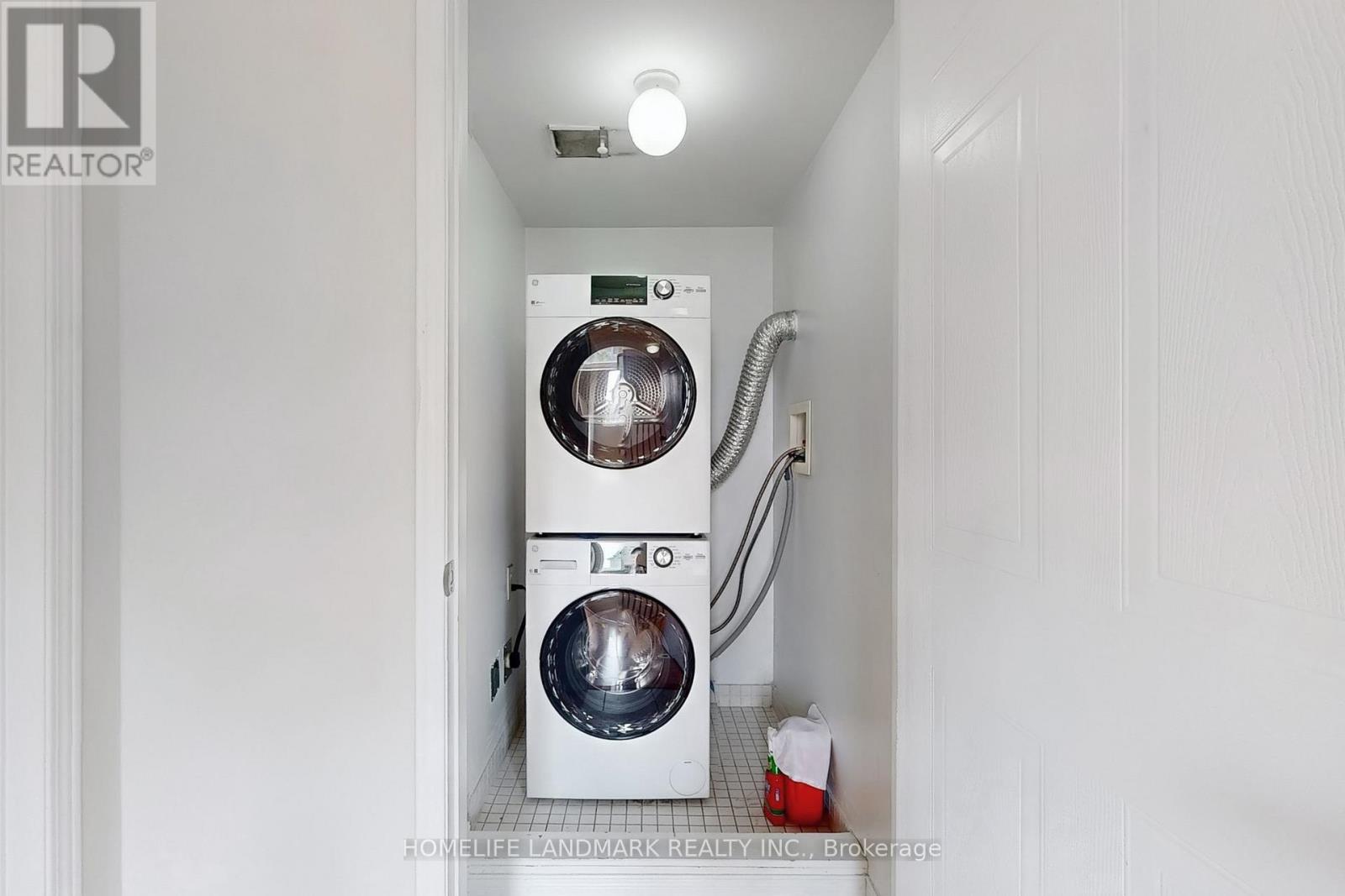 Photo 20 of 31 4965 Southampton Drive, Mississauga ON