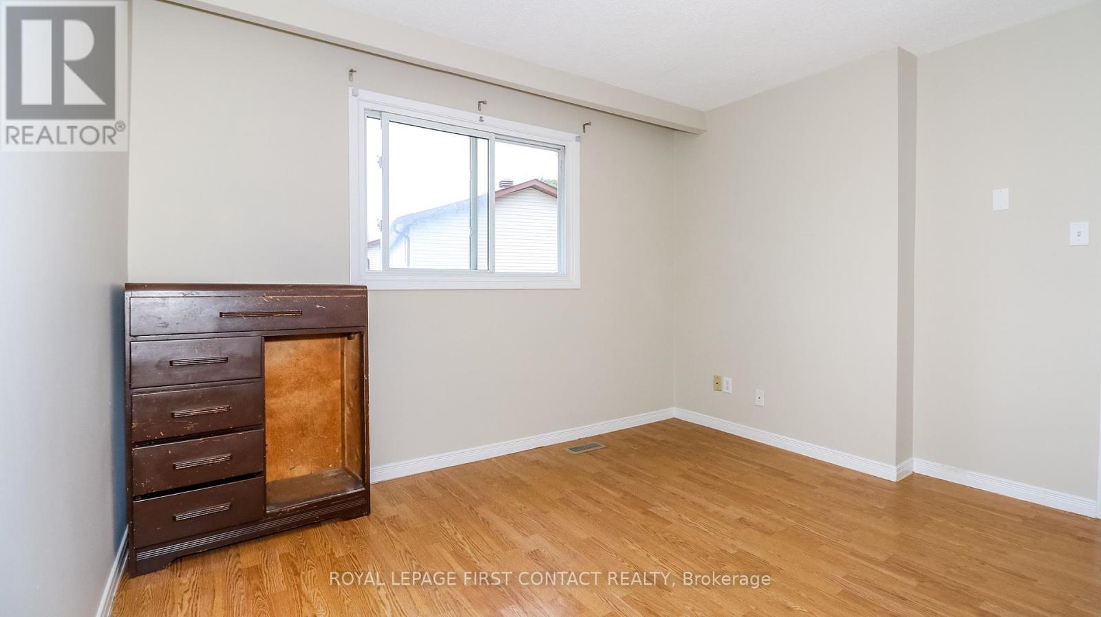 Photo 9 of 76 1095 Mississaga Street W, Orillia ON