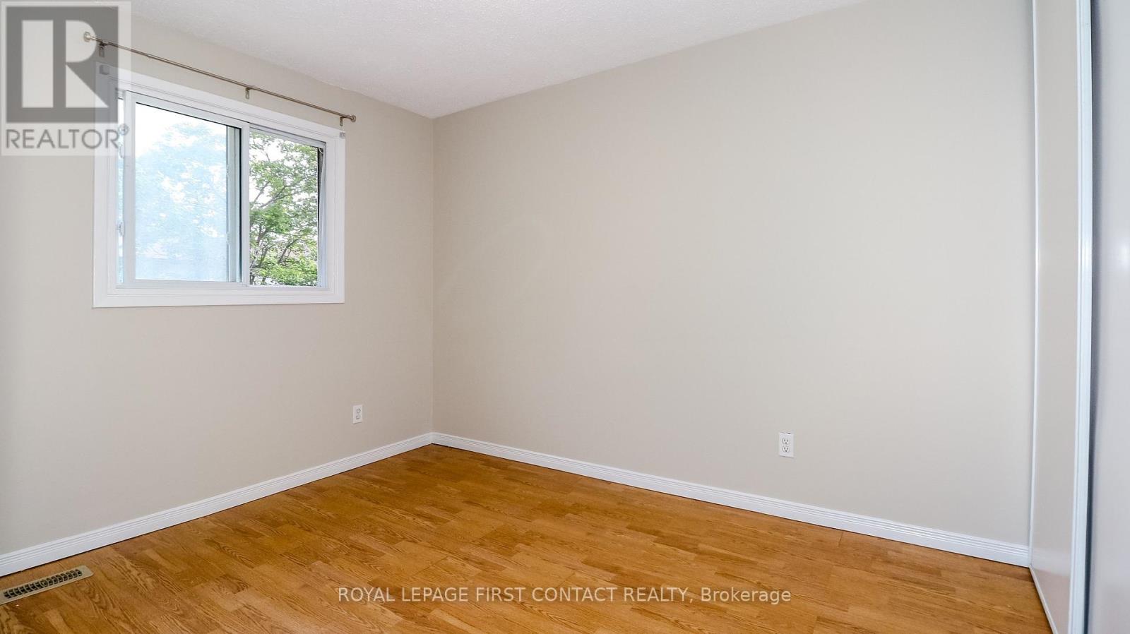 Photo 25 of 76 1095 Mississaga Street W, Orillia ON