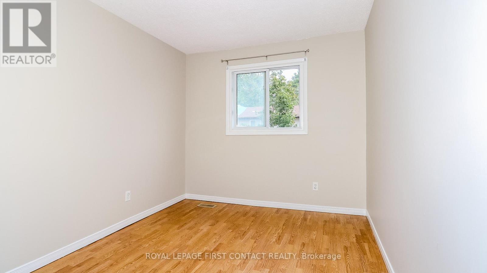 Photo 3 of 76 1095 Mississaga Street W, Orillia ON