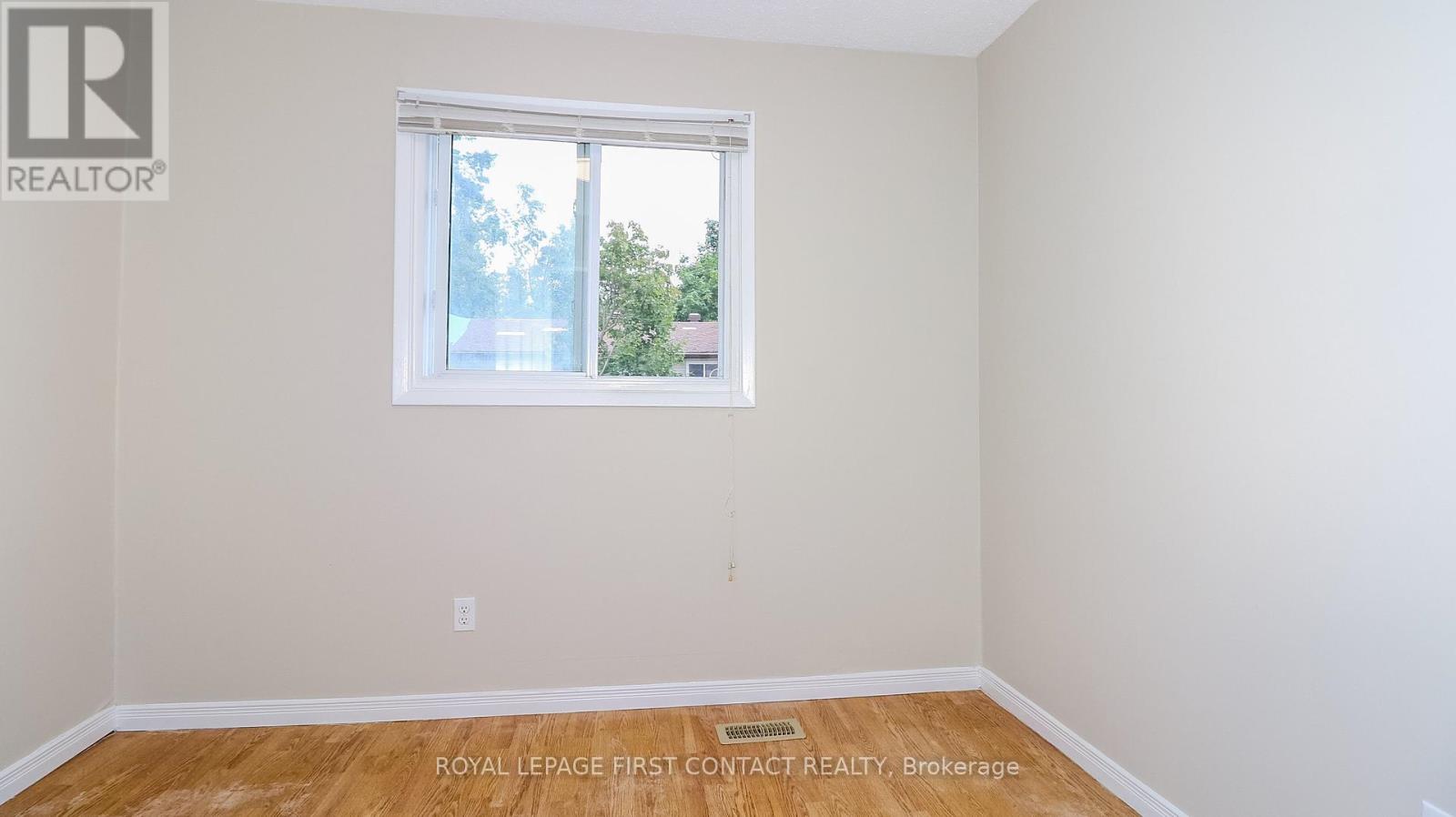 Photo 21 of 76 1095 Mississaga Street W, Orillia ON