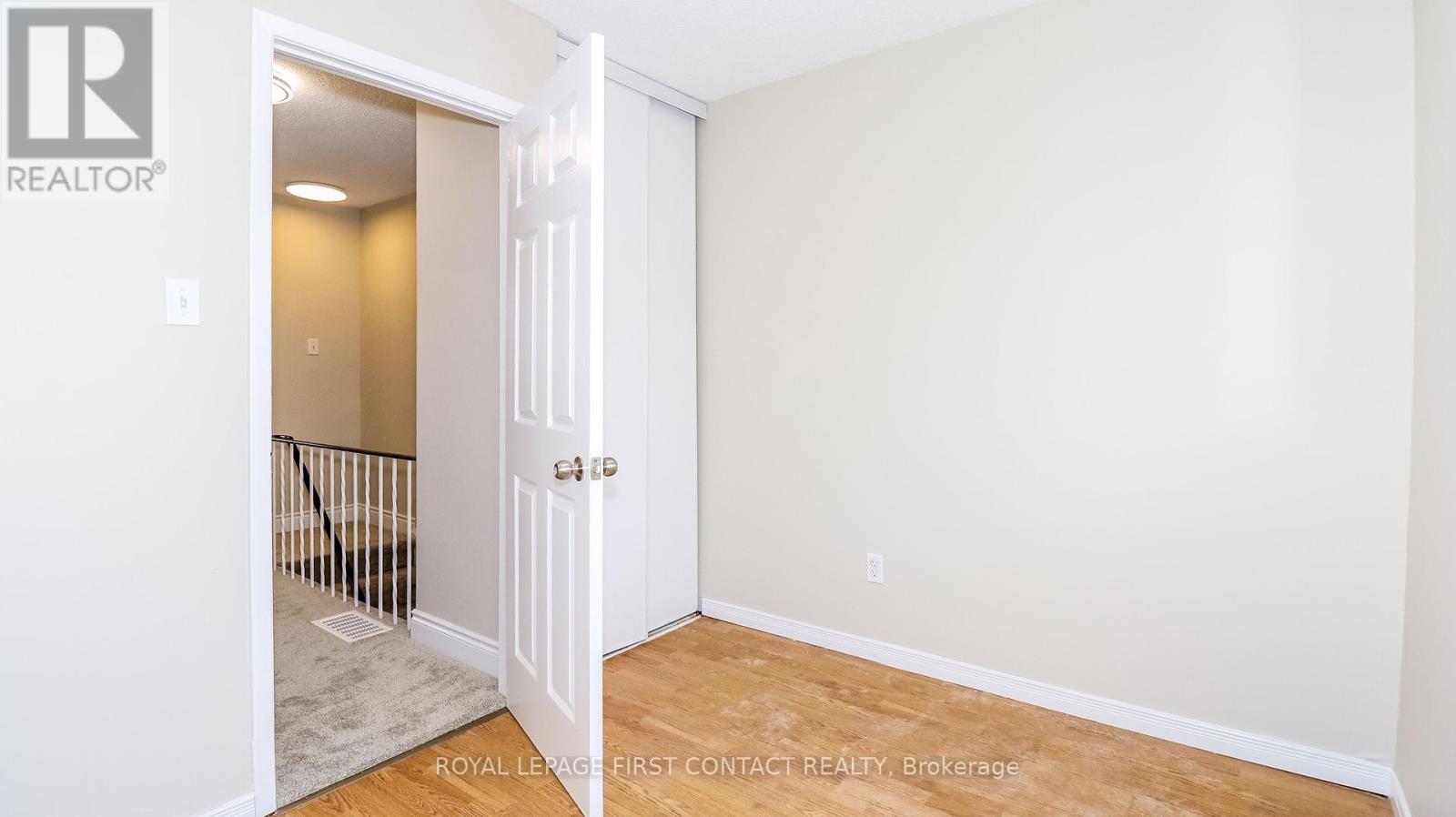 Photo 5 of 76 1095 Mississaga Street W, Orillia ON