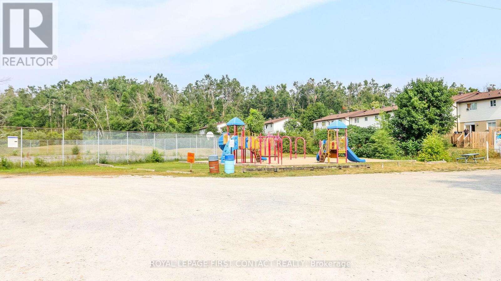Photo 31 of 76 1095 Mississaga Street W, Orillia ON