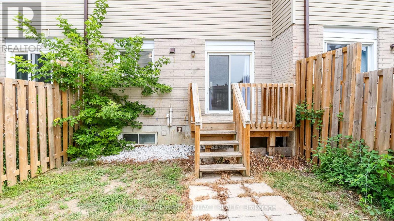 Photo 12 of 76 1095 Mississaga Street W, Orillia ON