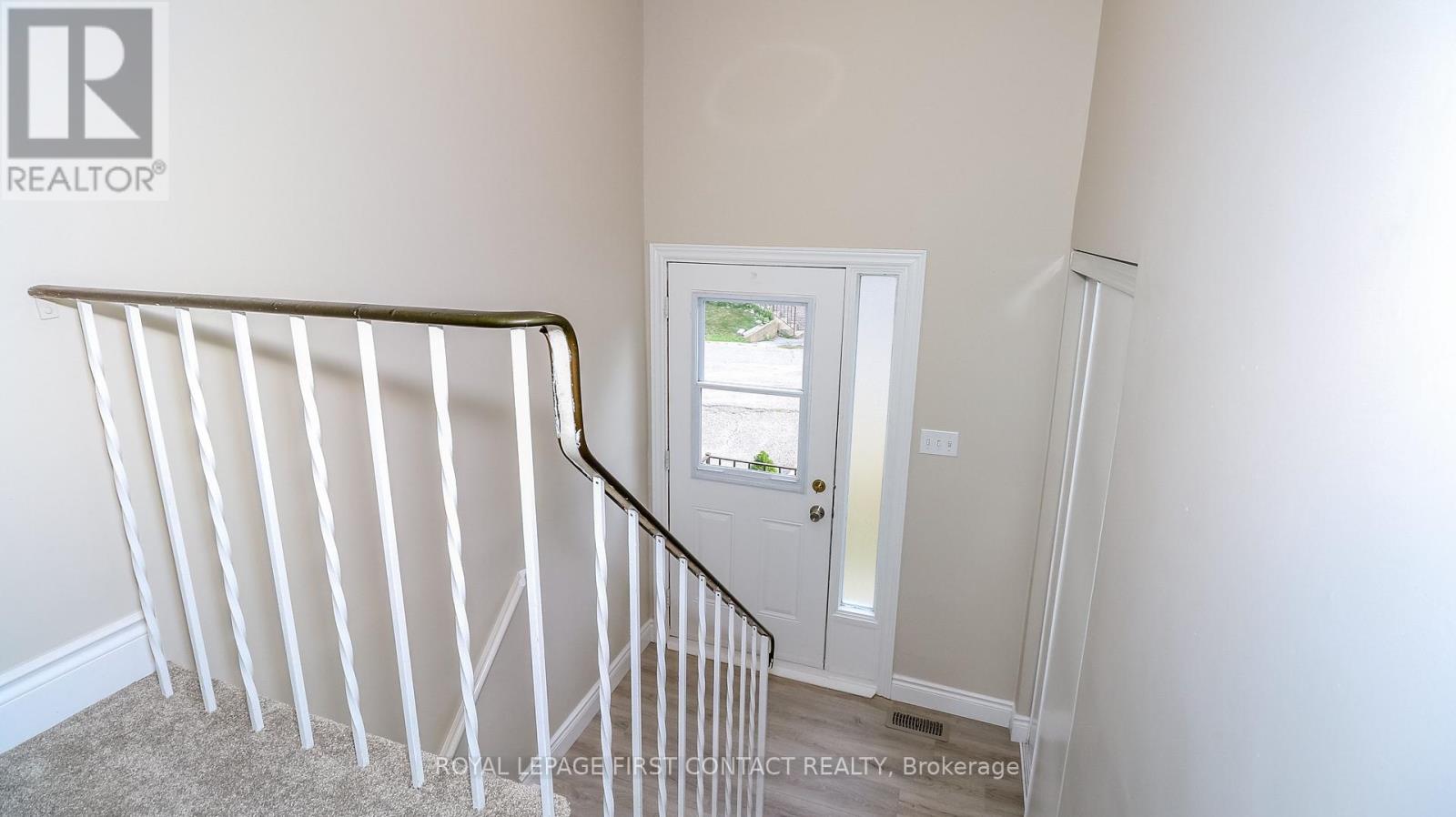 Photo 26 of 76 1095 Mississaga Street W, Orillia ON