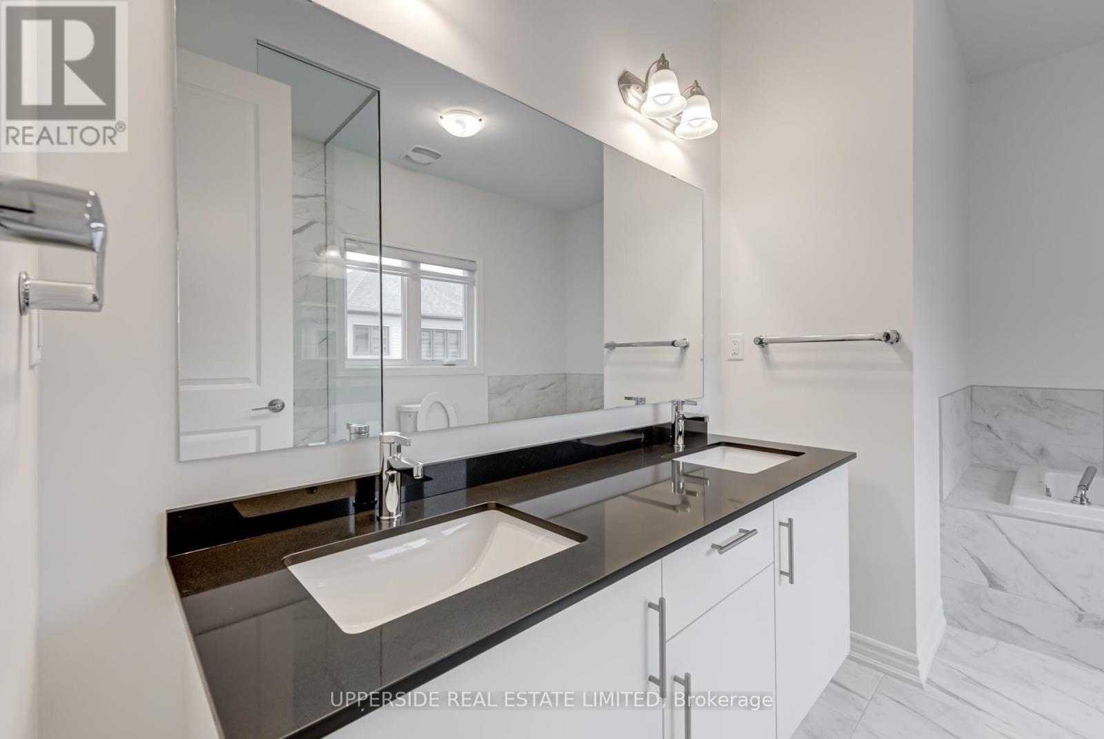 Photo 24 of 73 Gemini Drive, Barrie ON