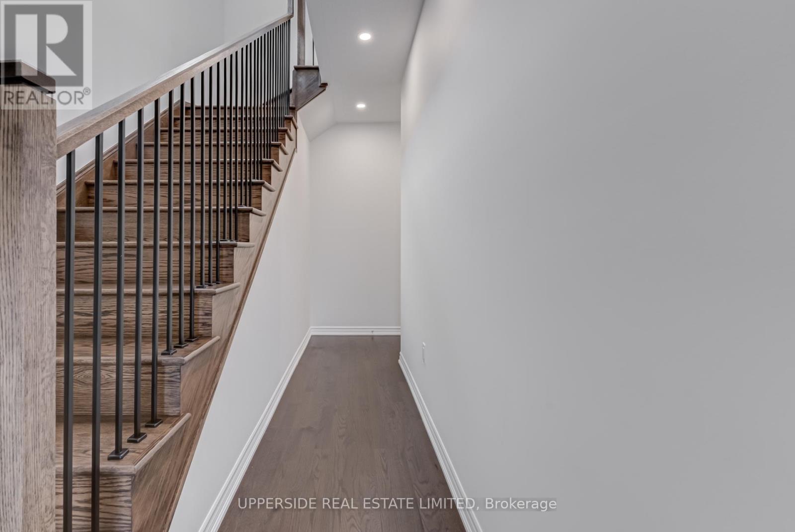 Photo 5 of 73 Gemini Drive, Barrie ON