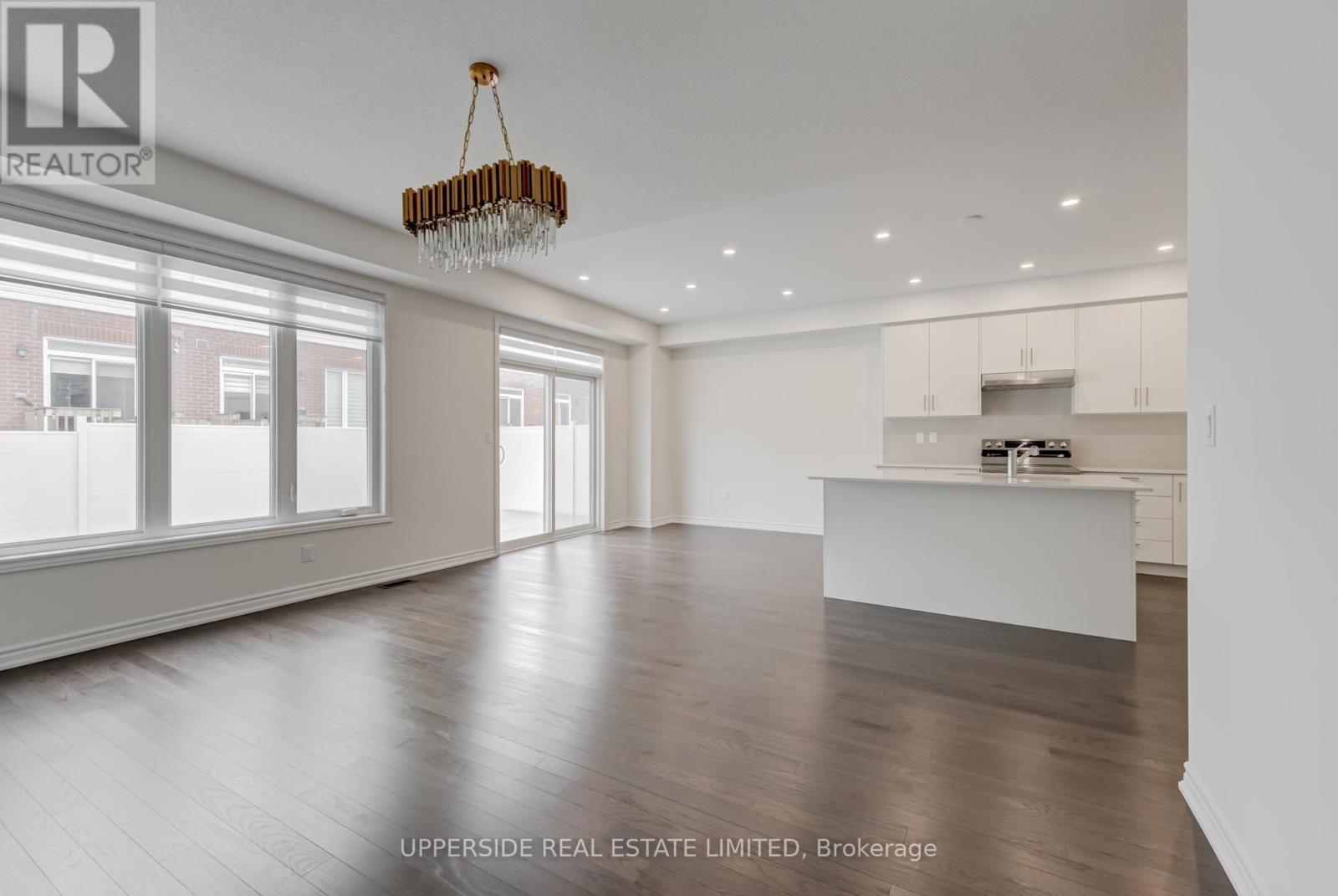 Photo 16 of 73 Gemini Drive, Barrie ON
