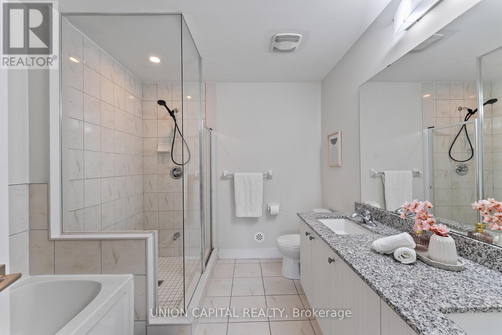 Photo 12 of 1210 Beachcomber Road, Mississauga ON