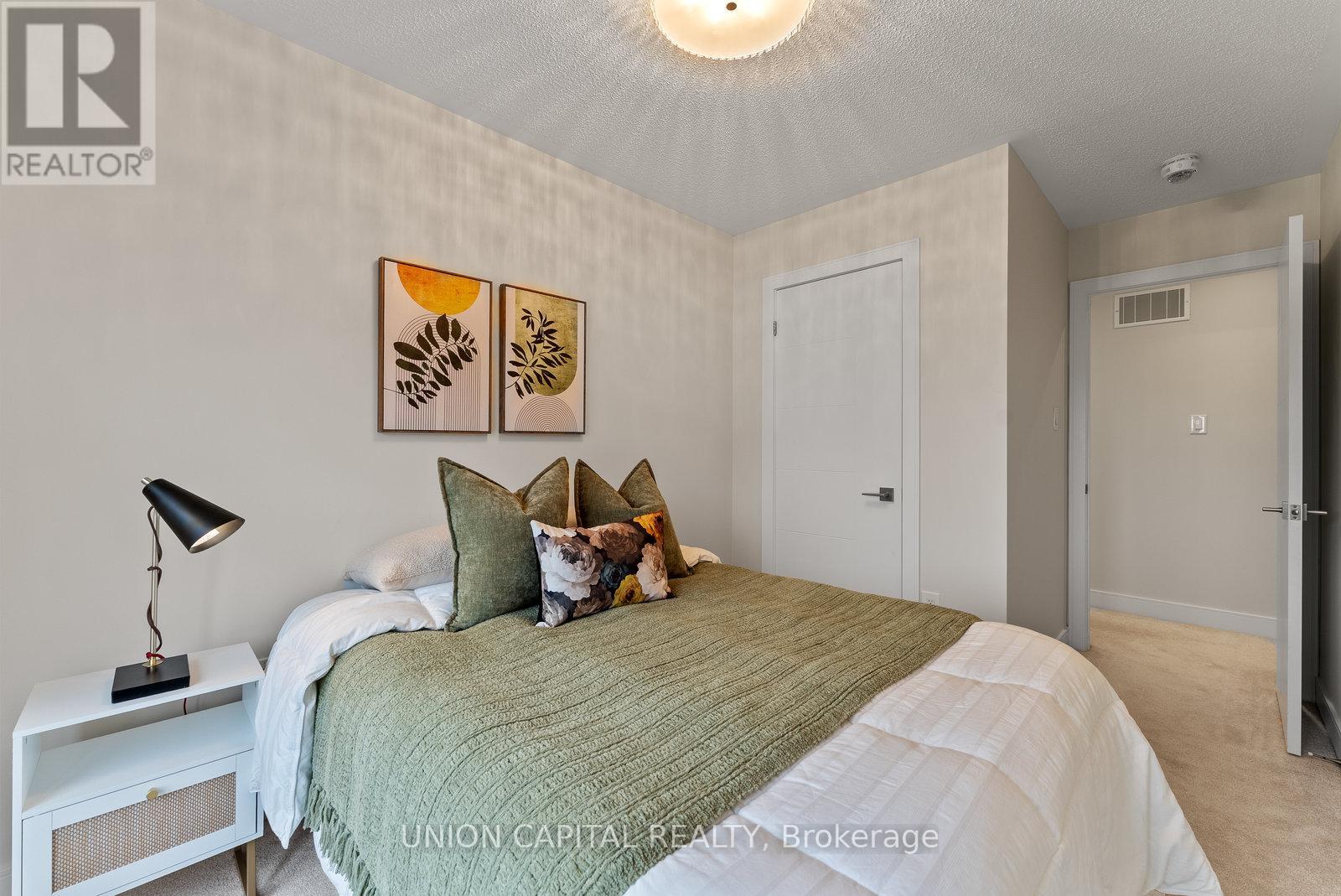 Photo 14 of 1210 Beachcomber Road, Mississauga ON
