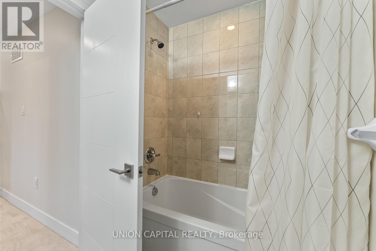 Photo 17 of 1210 Beachcomber Road, Mississauga ON