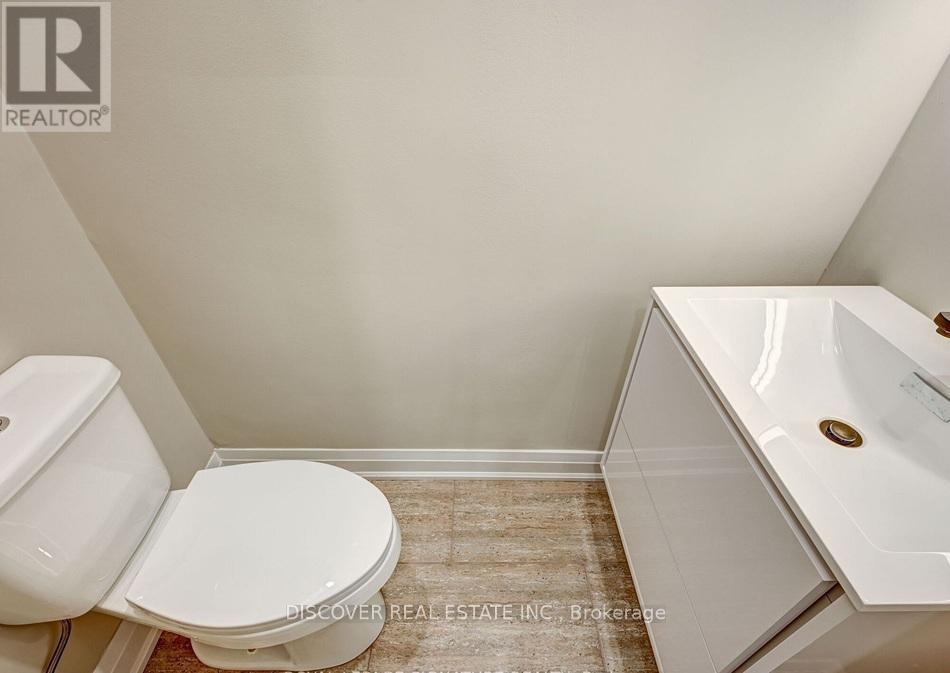 Photo 44 of 1023 Caven Street, Mississauga ON