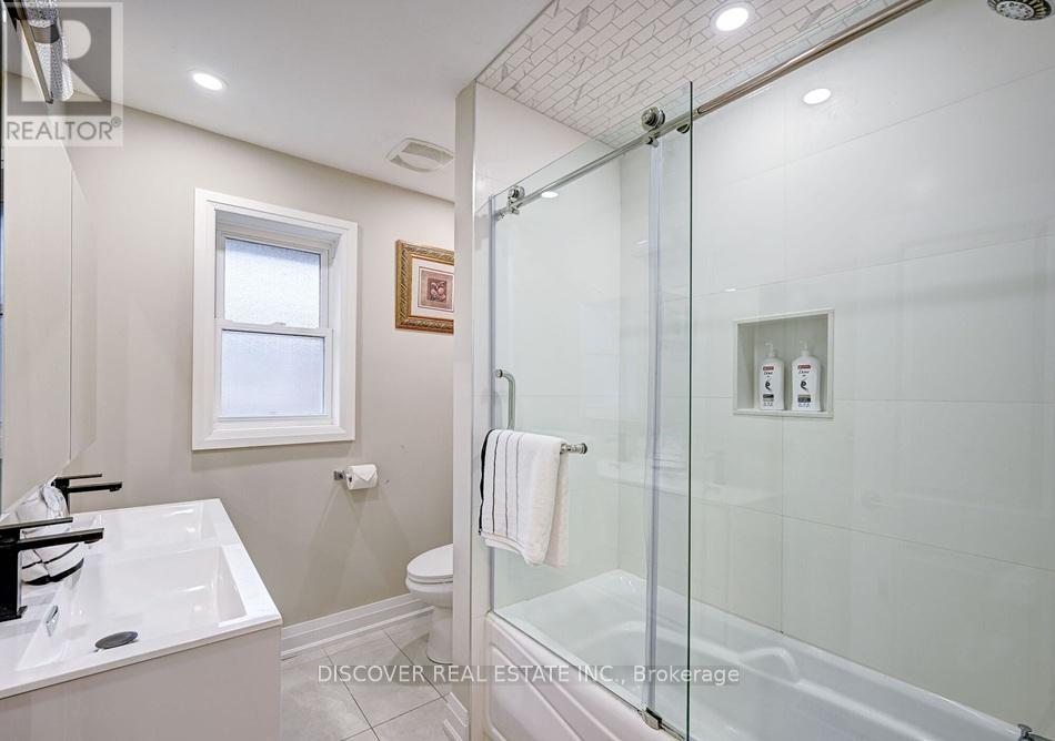 Photo 39 of 1023 Caven Street, Mississauga ON