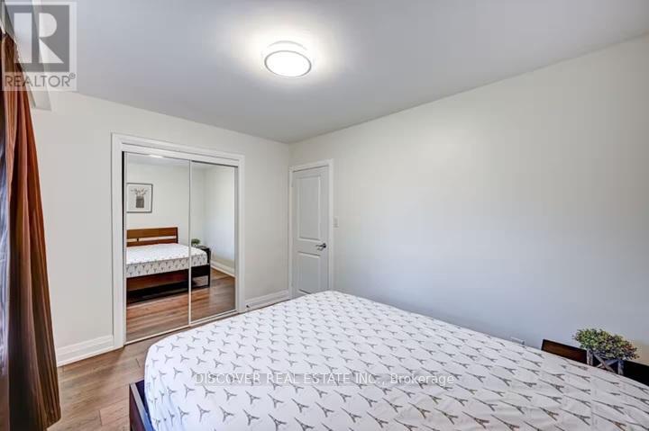 Photo 24 of 1023 Caven Street, Mississauga ON