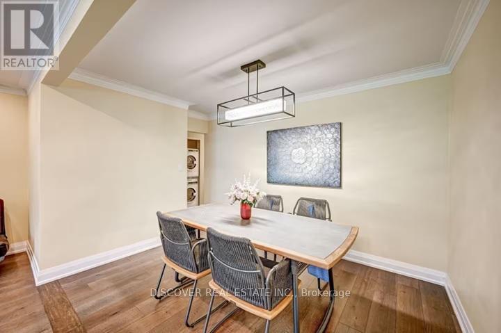 Photo 13 of 1023 Caven Street, Mississauga ON