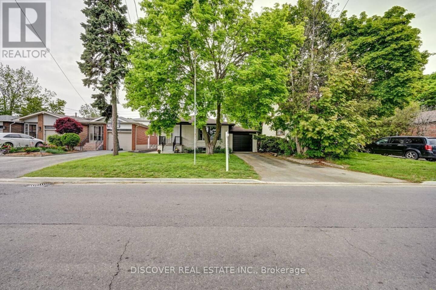 Photo 17 of 1023 Caven Street, Mississauga ON