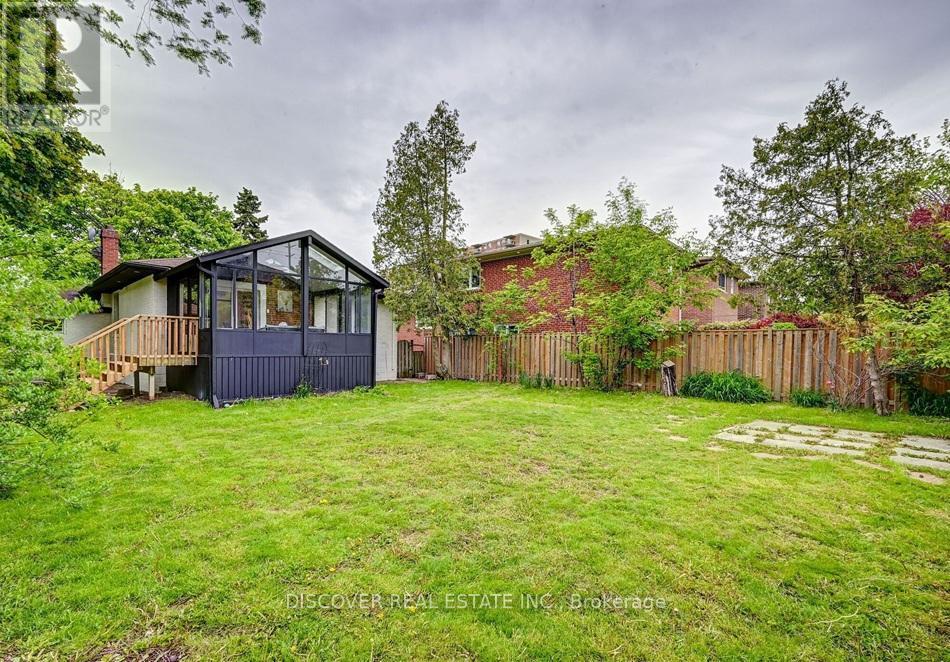 Photo 20 of 1023 Caven Street, Mississauga ON