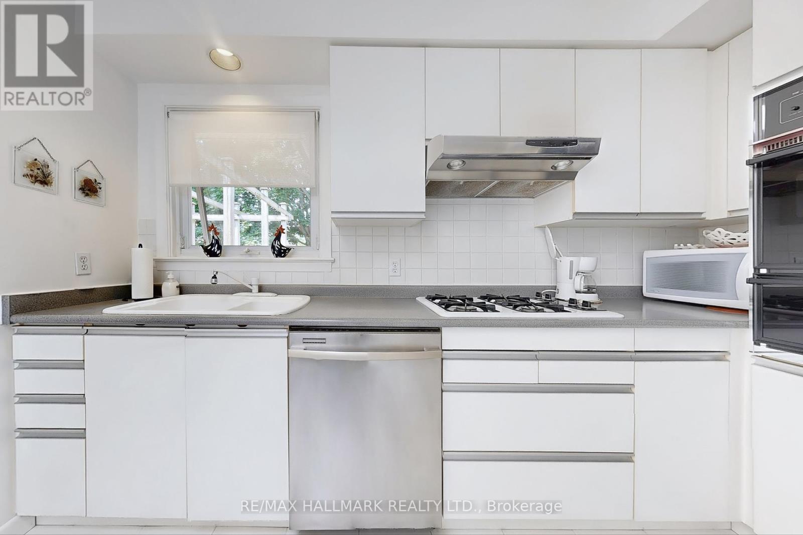 Photo 9 of 69 Breadner Drive, Toronto ON