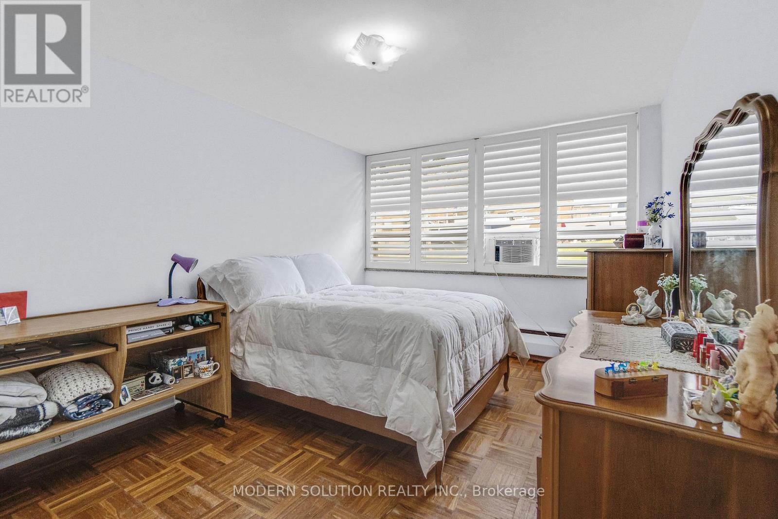 Photo 18 of 1 8 Kinsdale Boulevard, Toronto ON