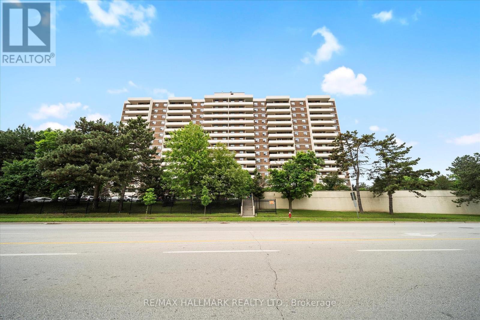 Photo 13 of 410 3 Lisa Street, Brampton ON