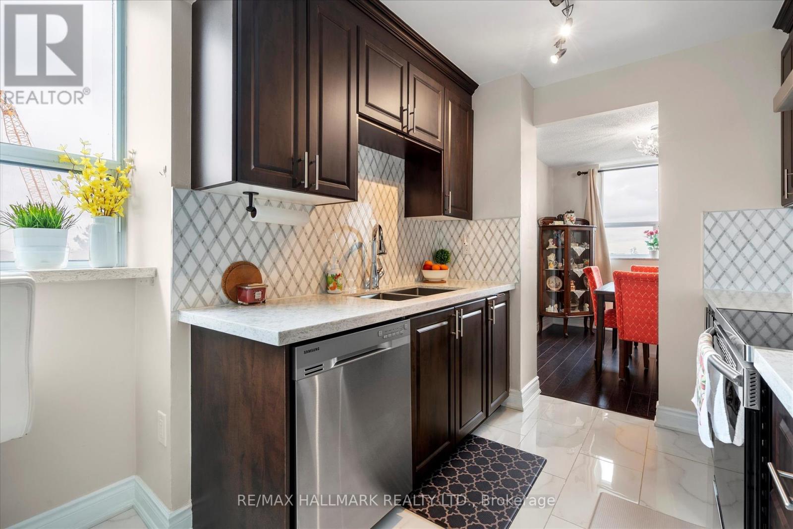 Photo 16 of 410 3 Lisa Street, Brampton ON